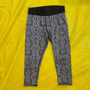 Betty Designs snakeskin print patterned Leggings size small